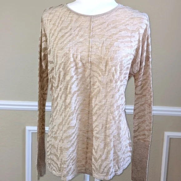 Semi Sheer Raw Hem Animal Print Lightweight Long Sleeve Top - Picture 1 of 2
